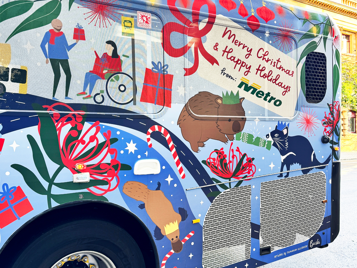 Becski_MetroChristmasBus3.png